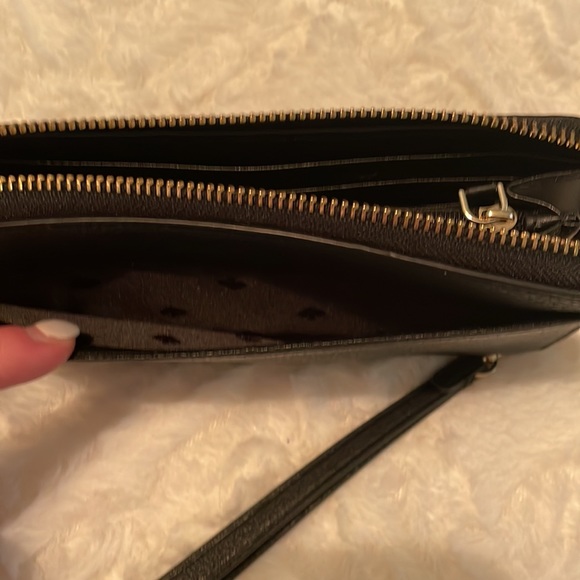 Kate Spade Black Leather Zip Wallet with Wristlet strap! - Picture 5 of 9